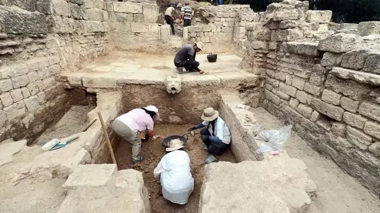 Bathonea Excavations Reveal Olive Oil and Wine Workshop near Küçükçekmece Lake